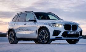 Τα μοντέλα της BMW που θα κυκλοφορήσουν το 2025 θα μπορούν να αποθηκεύουν ηλεκτρική ενέργεια