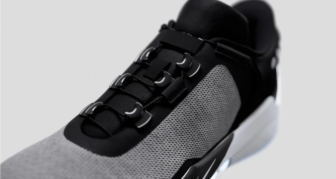Παπούτσια που δένονται μέσω... app κυκλοφορεί η Nike (vid & pics)
