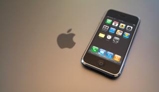 Apple: Βυθίστηκαν οι πωλήσεις smartphones το α' τρίμηνο - Επανήλθε στην κορυφή η Samsung