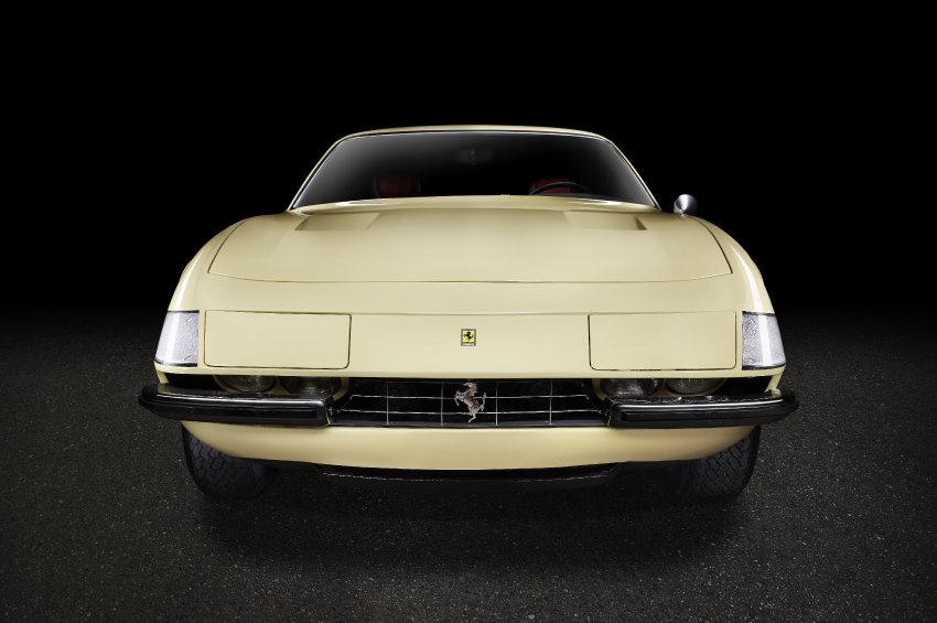 Ferrari 365 GTB/4 Daytona του 1973, 352 ίπποι, 280 χλμ./ώρα.