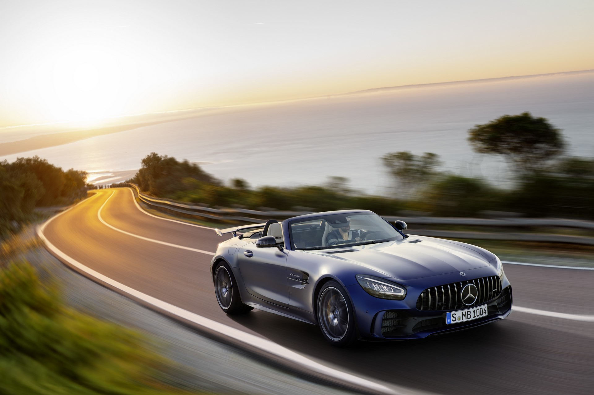 Mercedes-AMG GT R Roadster 