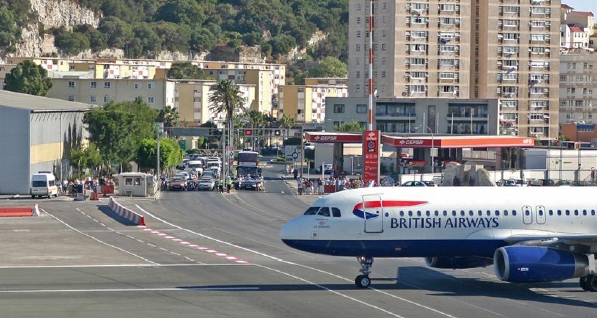 Tα πέντε πιο τρομακτικά αεροδρόμια του κόσμου (pics & vids)