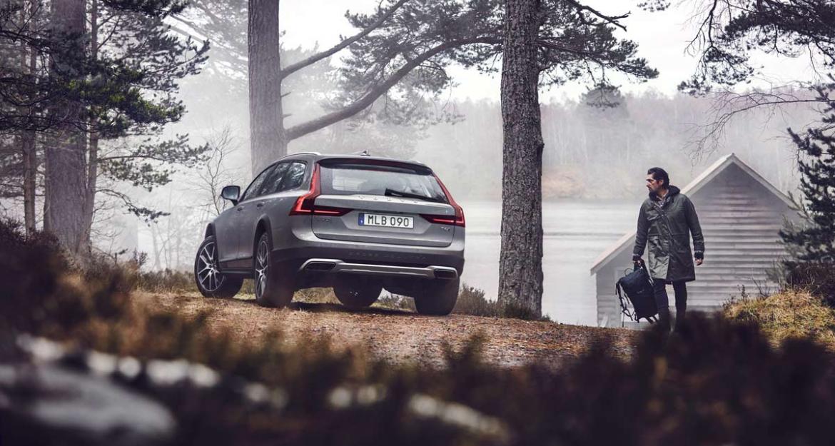 Πολυτελείς αποδράσεις με το Volvo V90 Cross Country