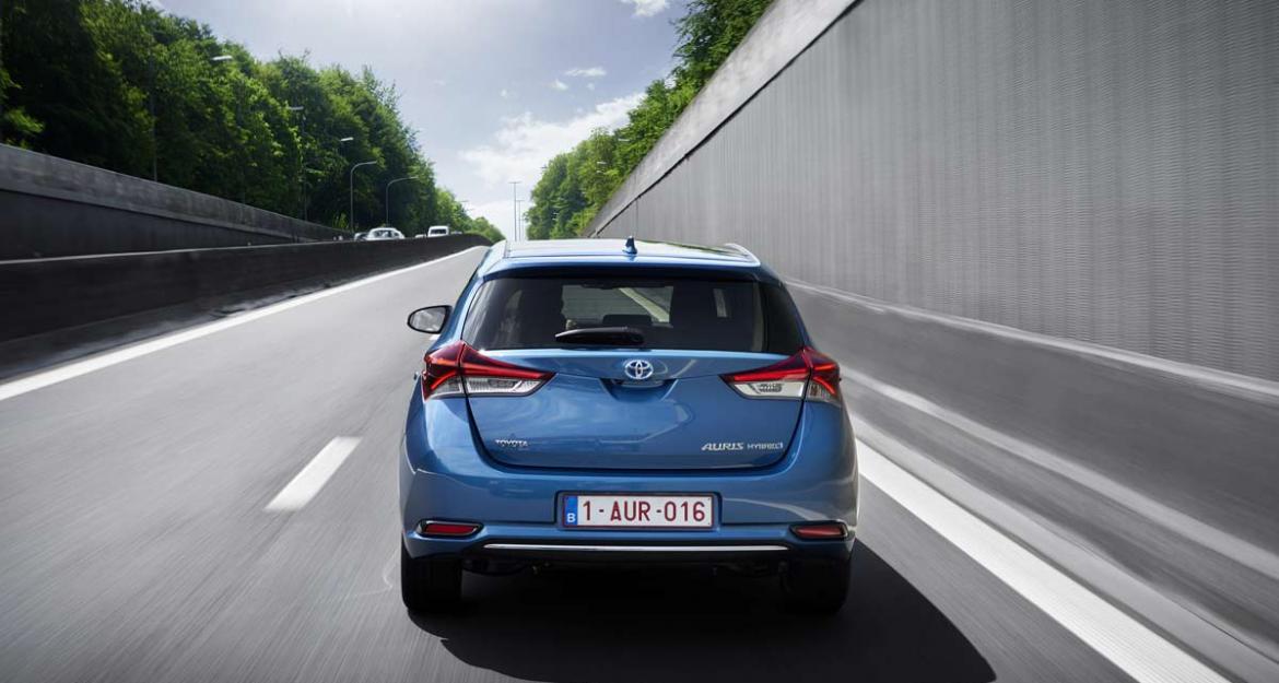 Toyota Auris: Υβριδική καινοτομία (pics & vid)