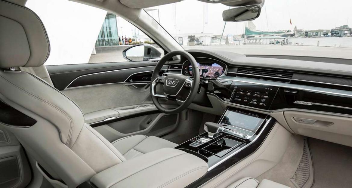 Πολυτελές αυτοκίνητο της χρονιάς το Audi A8 (pics & vid)