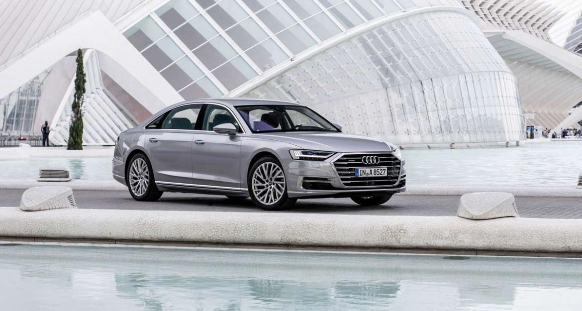 Πολυτελές αυτοκίνητο της χρονιάς το Audi A8 (pics & vid)