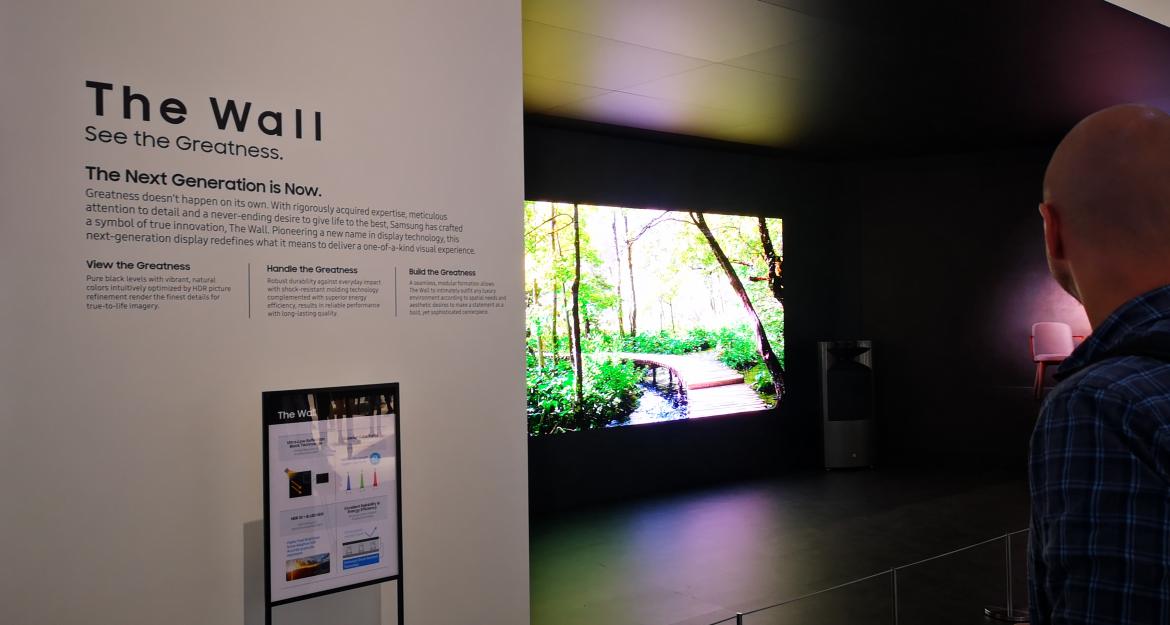 Tηλεόραση QLED 8K παρουσίασε η Samsung (pics)