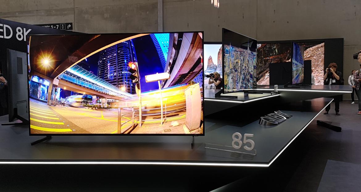 Tηλεόραση QLED 8K παρουσίασε η Samsung (pics)