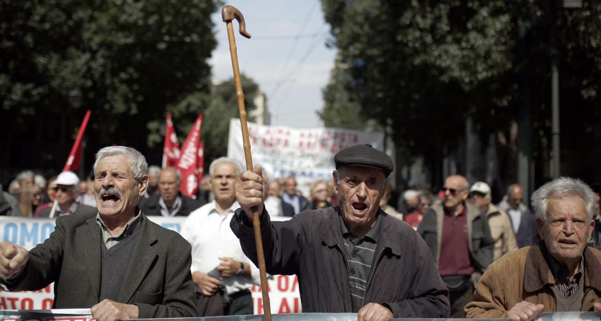 Στο «δρόμο» οι συνταξιούχοι - Παναττικό συλλαλητήριο στο κέντρο της Αθήνας (pic)