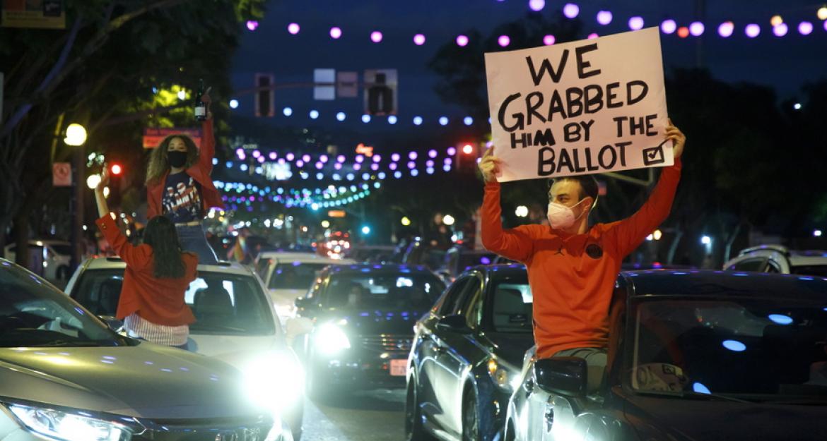 Εορτασμοί σε πολλές αμερικανικές πόλεις για τη νίκη του Τζο Μπάιντεν (pics)