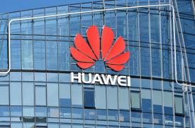 Εκτοξεύτηκαν τα καθαρά κέρδη της Huawei το 2023 με άνοδο 144%