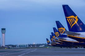 Το «φράγμα» των 19 εκατ. επιβατών έσπασε η Ryanair τον Ιούνιο