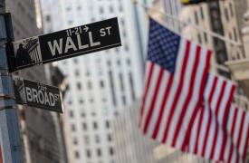 Wall Street: Νευρικότητα μετά τις δηλώσεις Πάουελ - Άλμα άνω του 5% για την Tesla