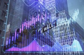 «Πρασινίζει» η Wall Street με φόντο επιτόκια και αγορά εργασίας
