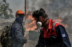 Φωτιά: Πώς προστατευόμαστε από τους καπνούς - Η μάσκα και τι πρέπει να κάνουμε