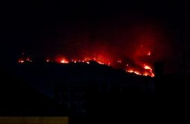 Πυρκαγιά κοντά στο αεροδρόμιο της Μήλου - Εστάλη 112 για την παραλία Τσιγκράδο