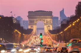 Επίθεση με μαχαίρι εναντίον αστυνομικού στο Παρίσι