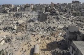 O ισραηλινός στρατός βομβαρδίζει τη νότια Γάζα