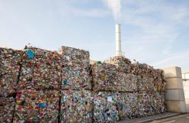 Διαχείριση Αποβλήτων: Πότε ολοκληρώνονται οι υποδομές, οι στόχοι για ταφή και βιοαπόβλητα και η χρηματοδότηση