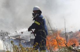 Σε εξέλιξη πυρκαγιές σε Χίο και Κω