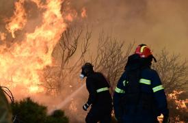 Μαίνεται για δεύτερη ημέρα η μεγάλη φωτιά στην Εύβοια - Νέα μηνύματα από το 112