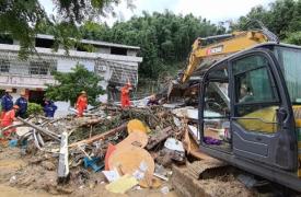 Κίνα: Δώδεκα νεκροί από κατολίσθηση στο νότιο τμήμα της χώρας μετά τις συνεχιζόμενες ισχυρές βροχοπτώσεις