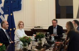 Συνάντηση Μητσοτάκη με την πρόεδρο του ΔΗΣΥ Α. Δημητρίου