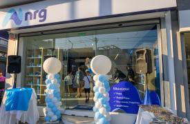 nrg: Εγκαινίασε δύο νέα καταστήματα σε Δάφνη και Περιστέρι