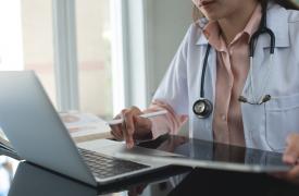 Ιδιώτες γιατροί: Απέχουν από την ηλεκτρονική συνταγογράφηση Παρασκευή με Δευτέρα