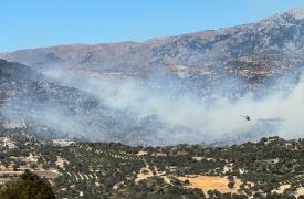 Φωτιά στο Ρέθυμνο: Εκκενώθηκαν 9 χωριά - Ενισχύθηκαν οι πυροσβεστικές δυνάμεις