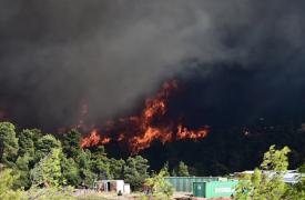 Φωτιά στην Αττική: Υποβολή αιτήσεων για κρατική αρωγή, στεγαστική συνδρομή και κάλυψη οικοσκευής για τους πληγέντες