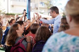 Αγιασμός στην έδρα του Παπανικολάου - Μικρές πασοκικές ιστορίες στον δρόμο για την κάλπη