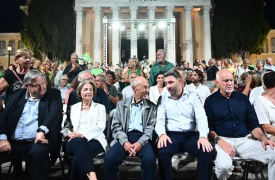 ΠΑΣΟΚ: Μεσήλικη επέτειος, χωρίς παλμό - Ιστορική ευκαιρία οι εκλογές λέει ο Μοσχονάς - Το γλιστερό debate και η μανέστρα