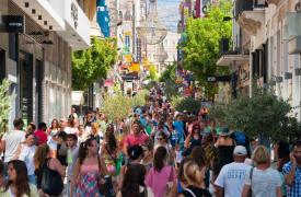 Focus Bari: Μόνο ένας στους δέκα Έλληνες δηλώνει ευχαριστημένος από τη ζωή του