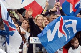 Γαλλία: Δημοσκοπική πρωτιά για την ακροδεξιά - Τρίτο το κόμμα Μακρόν