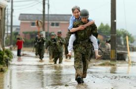 Σφοδρές βροχοπτώσεις στην Ιαπωνία: Τρεις άνθρωποι αγνοούνται, δεκάδες εγκαταλείπουν τα σπίτια τους