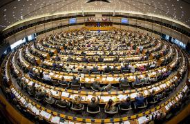 ΚΕΦΙΜ: Το προφίλ των νέων ευρωβουλευτών - Άνδρες, άνω των 50 και δημοσιογράφοι