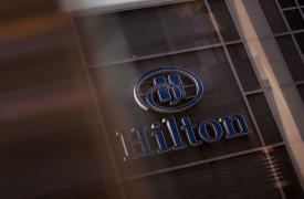 Hilton Worldwide: Στα 2,95 δισ. δολάρια τα έσοδα για το β' τρίμηνο - Αναβάθμιση του outlook