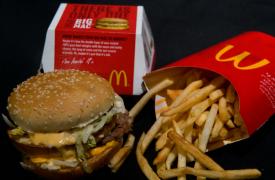 McDonald's: Μειώνει τις ώρες πρωινού λόγω έλλειψης αυγών