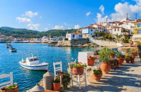 North Evia-Samos Pass: Πώς και πότε θα διατεθούν τα 13.800 εκκρεμή voucher