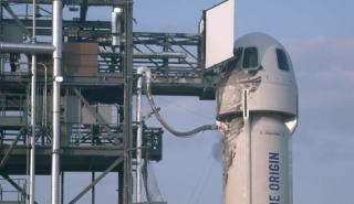 Απογειώθηκε με επιτυχία ο πύραυλος της Blue Origin του Μπέζος