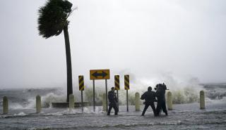 Μεξικό: Ο τυφώνας Ρόσλιν αναμένεται να πλήξει τις ακτές της χώρας στον Ειρηνικό