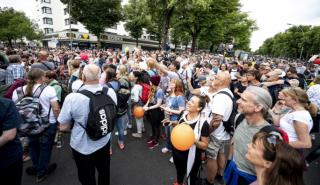 Γερμανία: Διαδηλώσεις ενάντια στα περιοριστικά μέτρα
