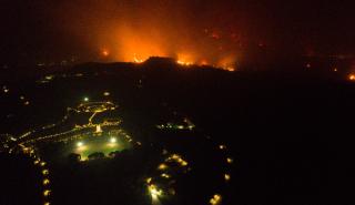 Μενδώνη: Από την πυρκαγιά προκλήθηκαν ζημιές σε επτά κτήρια στο Τατόι