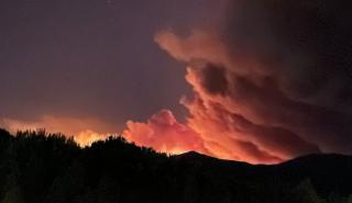 Δήμαρχος Μάνδρας για τη φωτιά στα Βίλια: Η αλλαγή του ανέμου «χάλασε» την προσπάθεια των προηγούμενων ωρών