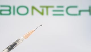 Eπικεφαλής BioNTech: Πιθανή η ανανέωση των εμβολίων Covid το 2022 λόγω μεταλλάξεων