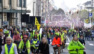 Βέλγιο: Χιλιάδες διαδηλωτές στη μεγάλη πορεία για το κλίμα στις Βρυξέλλες