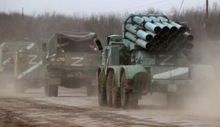 Εισβολή της Ρωσίας στην Ουκρανία: Πλησιάζουν το Κίεβο οι ρωσικές δυνάμεις - Πλήρους κλίμακας επίθεση με χερσαία κι εναέρια μέσα