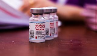 Moderna: Θετικά αποτελέσματα από το τροποποιημένο εμβόλιο κατά της Όμικρον
