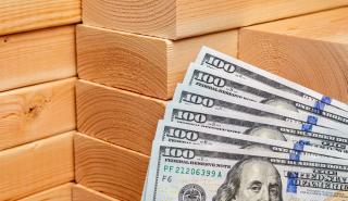 ΗΠΑ: Οι τιμές ξυλείας αυξάνουν κατά 19.000 δολάρια την κατασκευή ενός σπιτιού